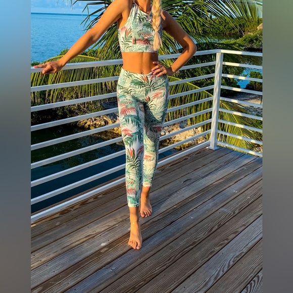 Workout Outfit - Picture 1 of 10